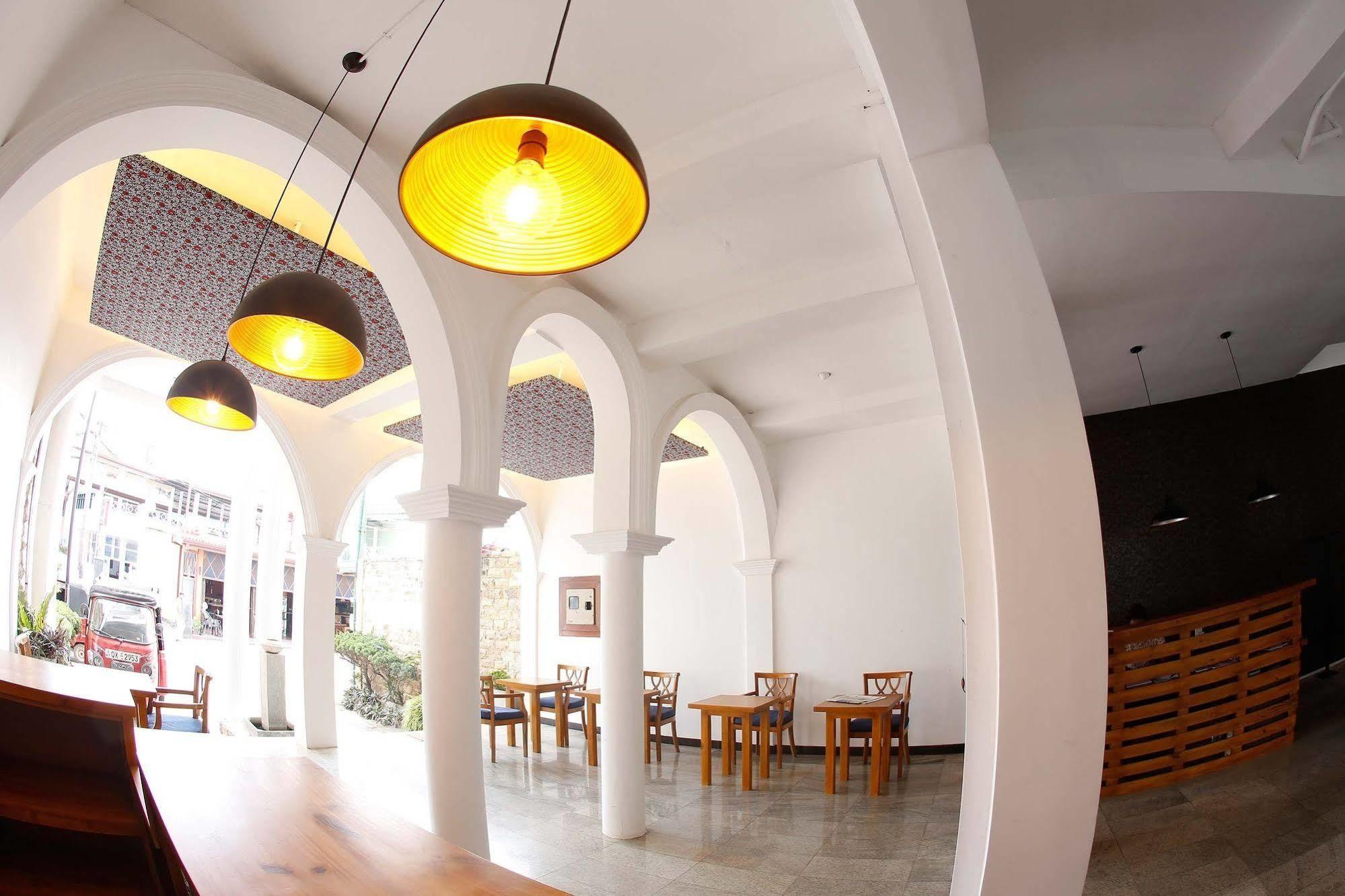 The Reef Beach Hotel Negombo Exterior foto