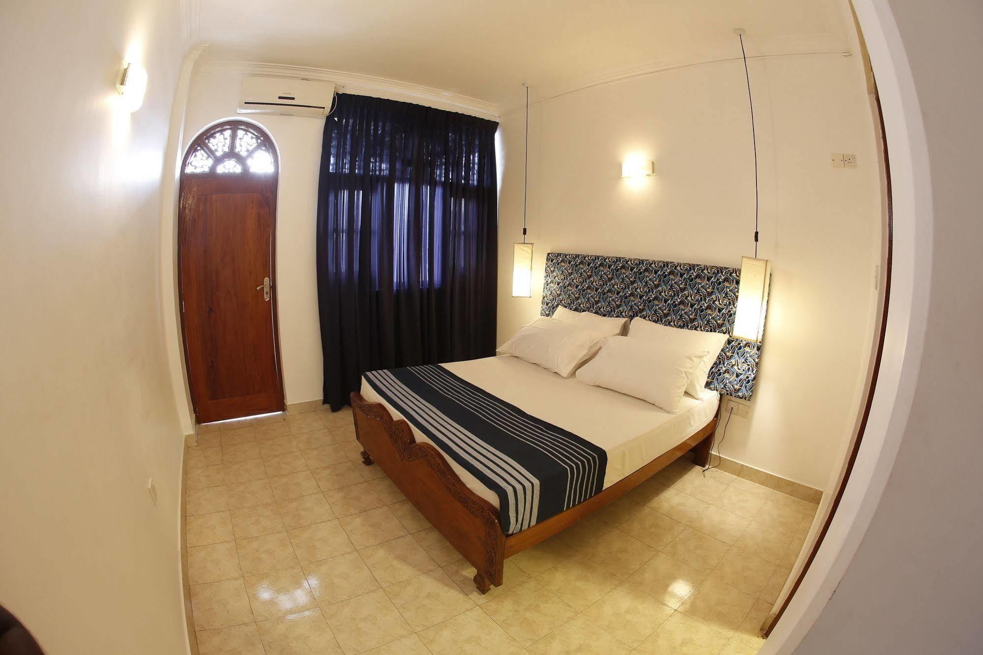 The Reef Beach Hotel Negombo Exterior foto