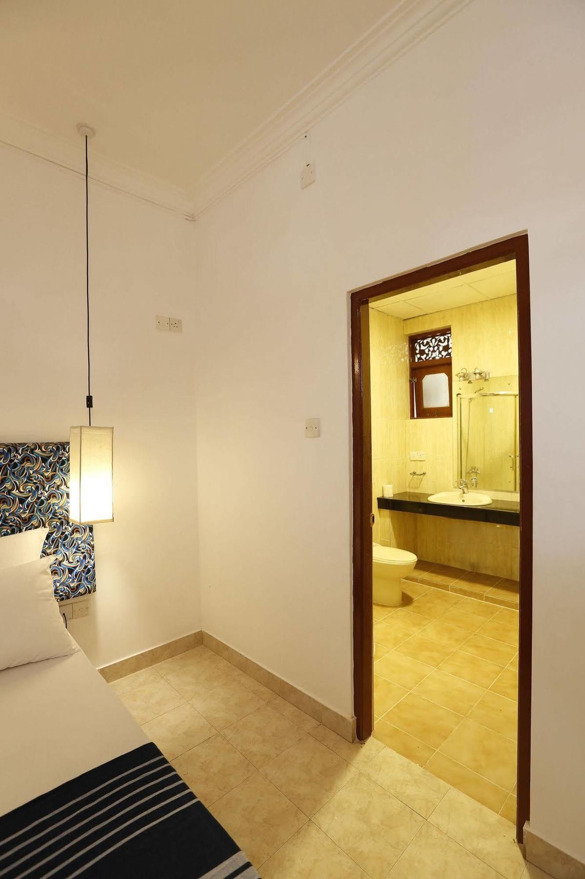 The Reef Beach Hotel Negombo Exterior foto