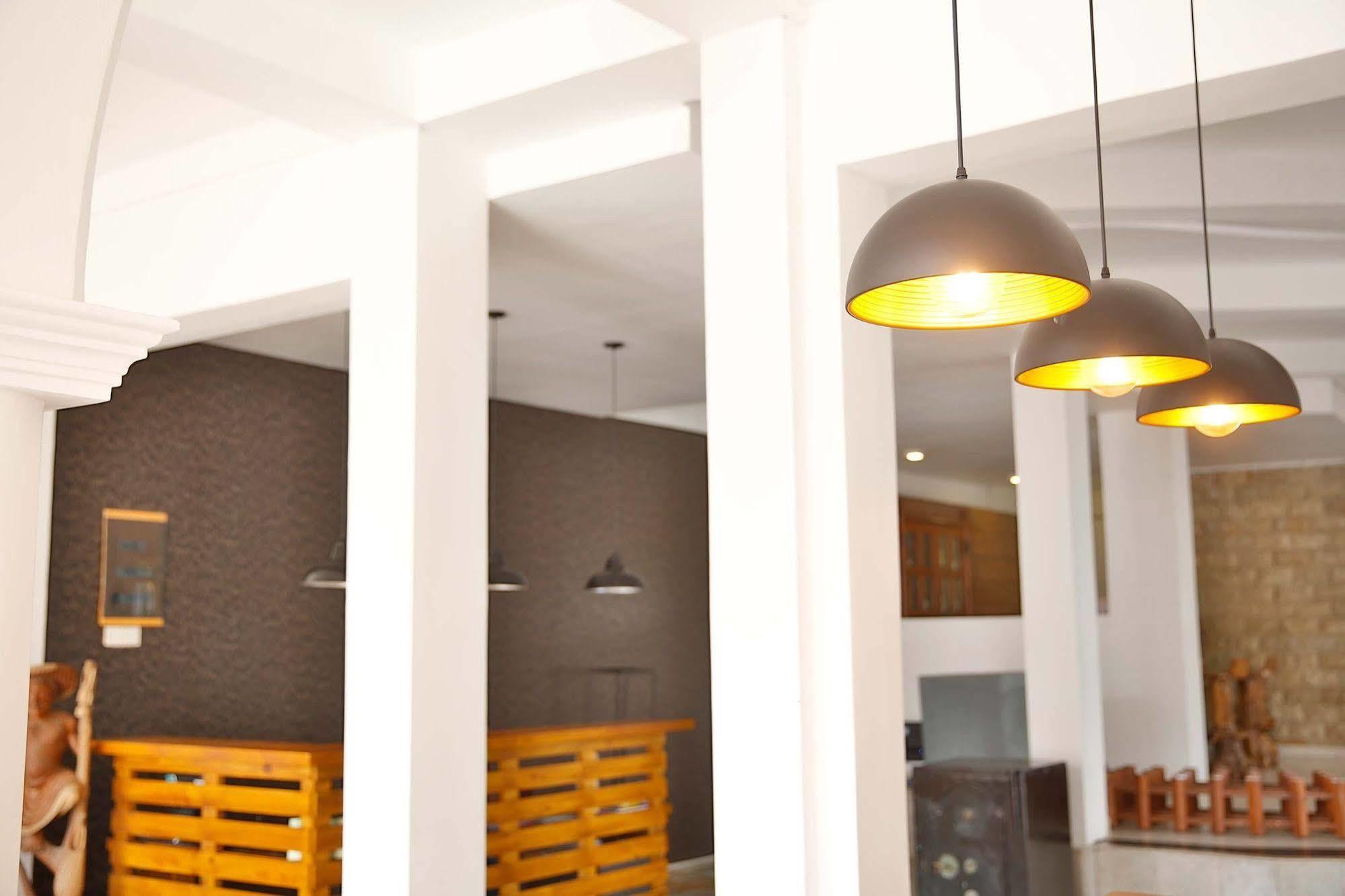 The Reef Beach Hotel Negombo Exterior foto